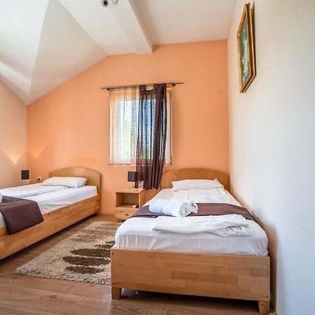 Garni Hotel Mali Predah Knjazevac Buitenkant foto