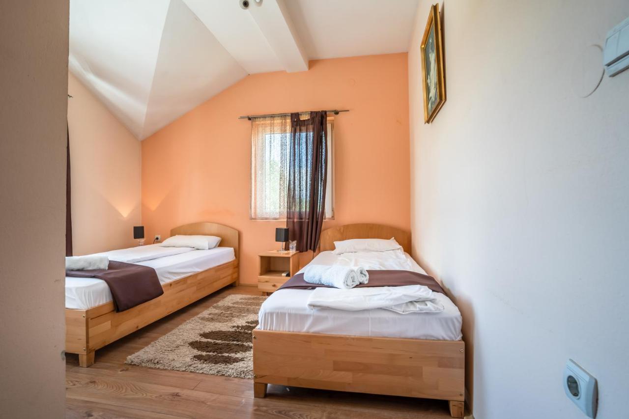 Garni Hotel Mali Predah Knjazevac Buitenkant foto